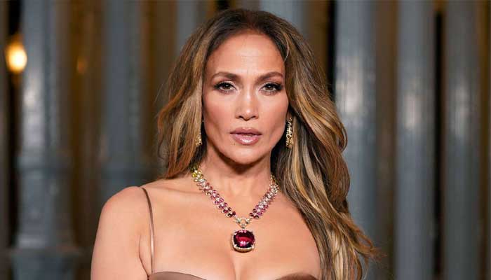 Jennifer Lopez teases Ben Affleck with naughty remarks about night moods