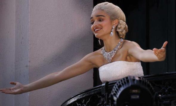 Rachel Zegler returns to stage after concerning exit due to illness