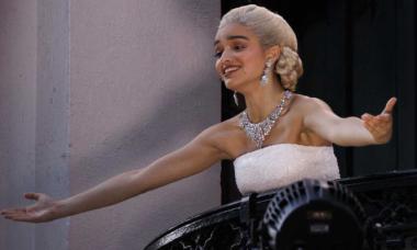 Rachel Zegler returns to stage after concerning exit due to illness