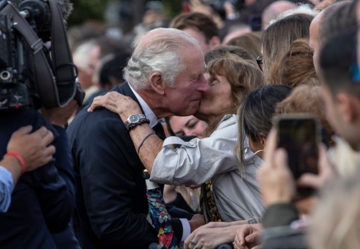 Selfies, smooches, and special gestures — Inside royal family’s protocol breaking spree