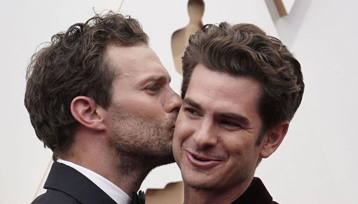 You wont believe THESE Hollywood stars are BFFs in real life
