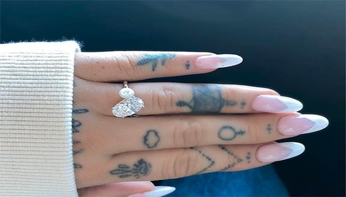 5 surprising celebrities who got engaged with bizarre rings