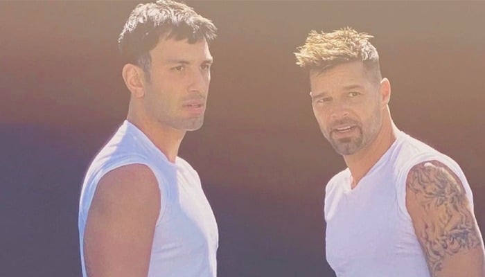 You wont believe which celebrities are in same sex relationships
