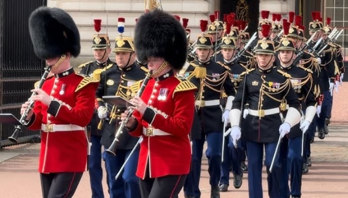 The untold secrets of Royal guards life