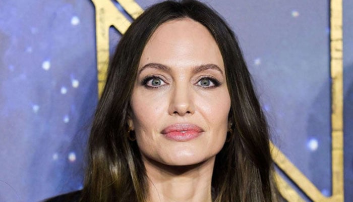 Celebrities who are unapologetically aging with confidence