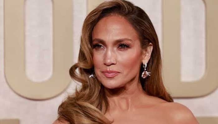 5 divas shocking wardrobe malfunctions will blow your mind