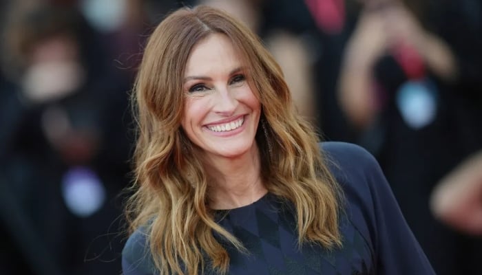 Julia Roberts gets candid about her early insecurities
