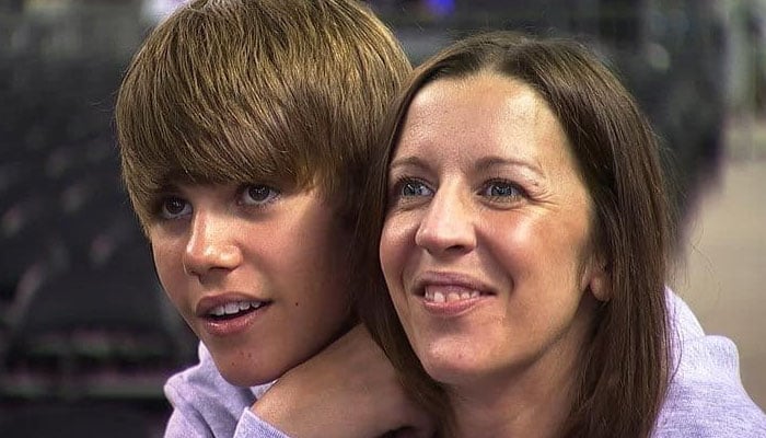 Justin Bieber sarcastically claps back at mother’s prayer remarks