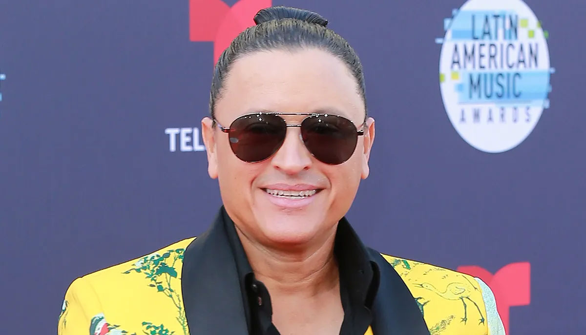 Elvis Crespo to receive Hall of Fame honour at 2025 Billboard Awards