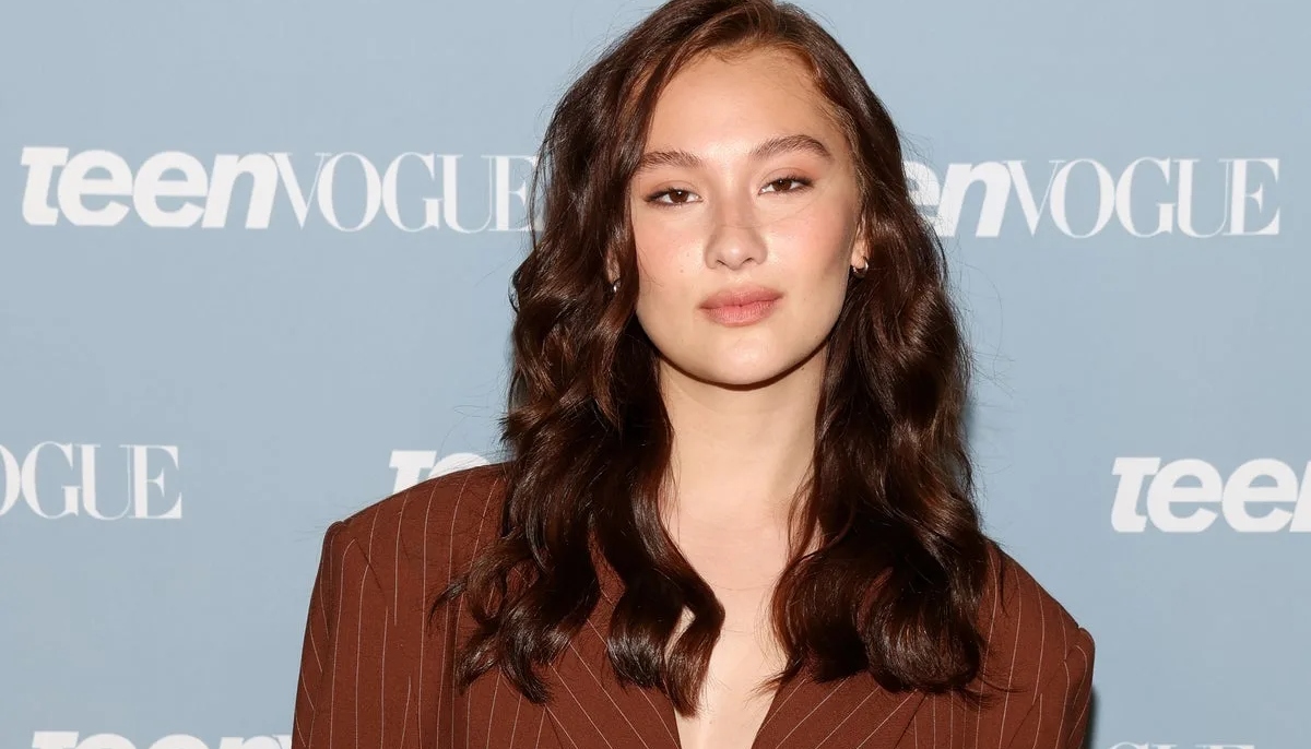 Celebrity Birthdays on October 28th - Joaquin Phoenix, Julia Roberts, Lola Tung born today