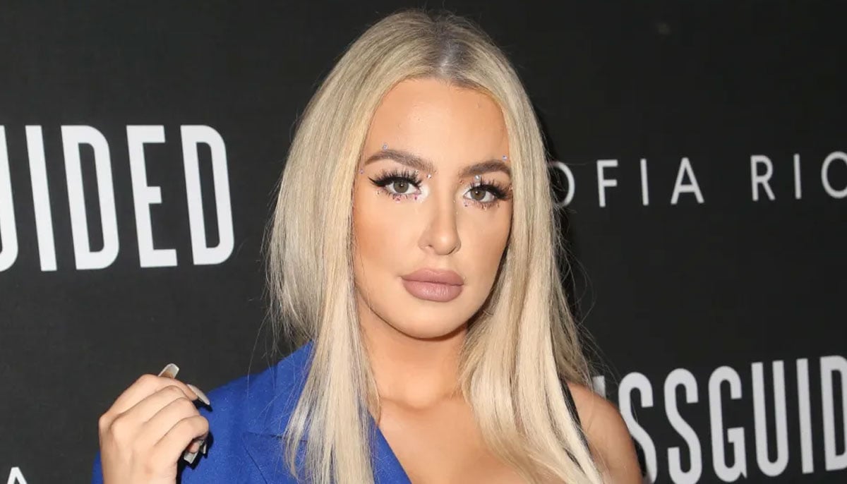 Anne Hathaway, Ryan Gosling, Erika Costell, Celebrity Birthdays on Nov 12th