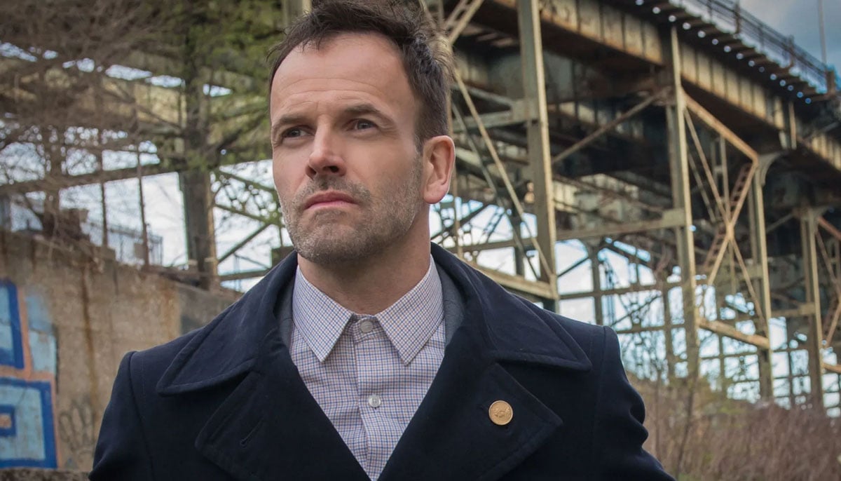 Shailene Woodley, Jonny Lee Miller, Sadie Stanley, Celebrity Birthdays on November 15th