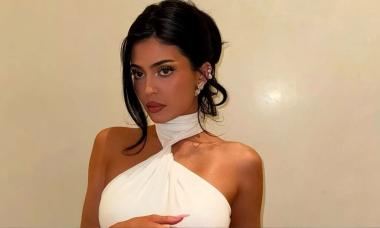 Kylie Jenner stuns fans with bold look in new Instagram photos