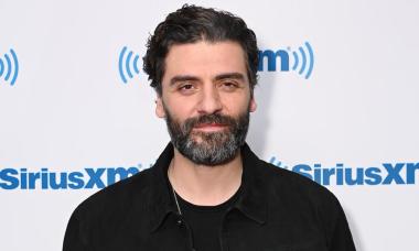 Oscar Isaac shares his mother’s last words and how art pulled him through grief
