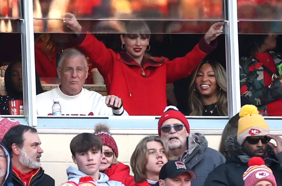 Taylor Swift outfit choice sends heartfelt message to best friend Gigi Hadid