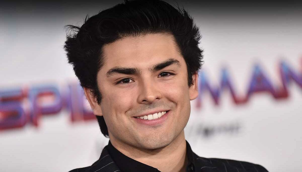 Katie Cassidy, Diego Tinoco, Christina Applegate Celebrate Birthdays on November 25