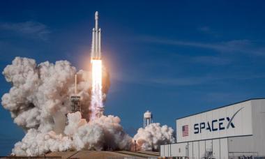 SpaceX Starship booster suffers explosion hours after deployment