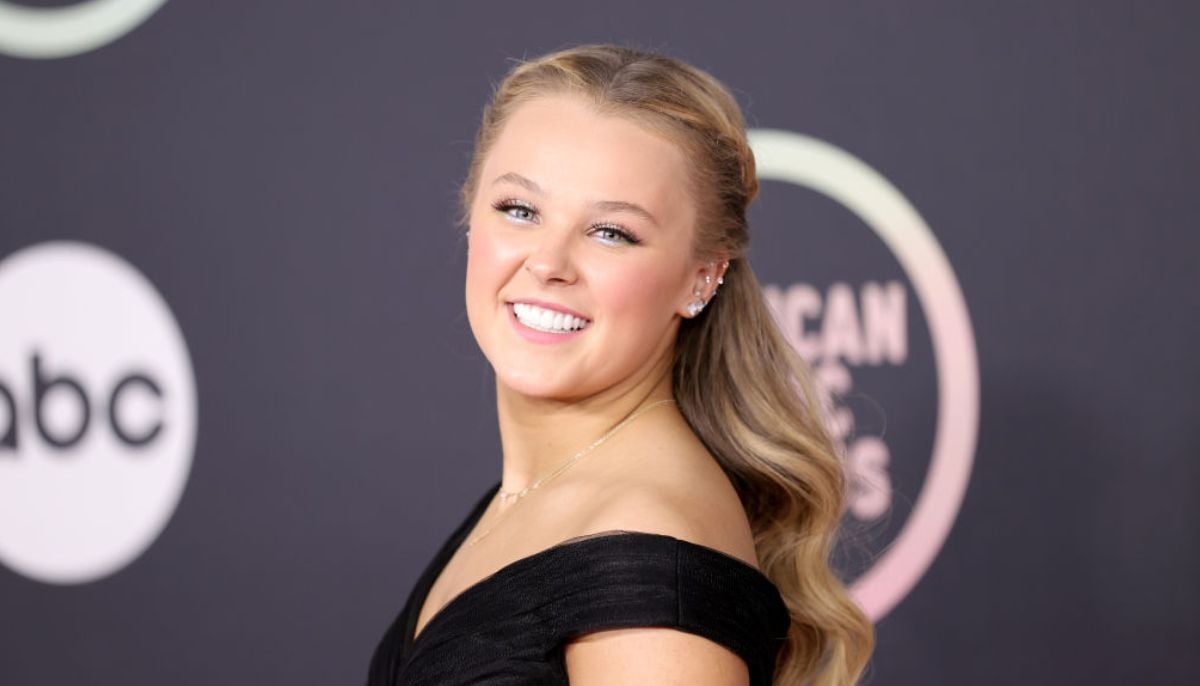 JoJo Siwa details terrifying health crisis hours before performance