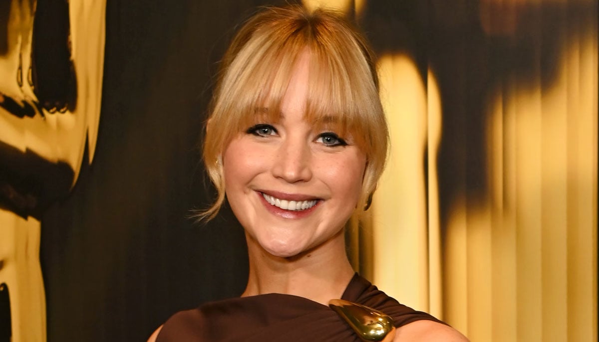 Jennifer Lawrence stuns fans at Gotham Awards in sultry gown