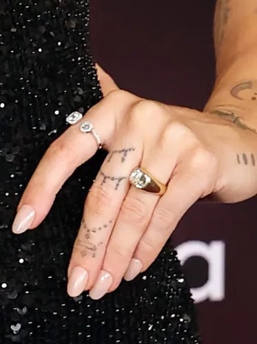 Miley Cyrus’ luxurious engagement ring comes with jaw-dropping price tag