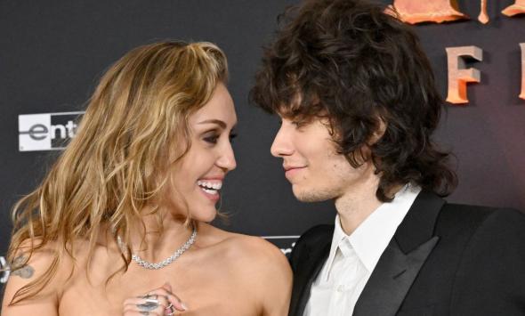Miley Cyrus’ luxurious engagement ring comes with jaw-dropping price tag