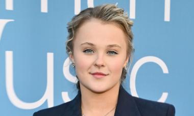 JoJo Siwa opens up about health after ovarian cyst rupture