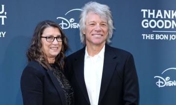 Jon Bon Jovi brings wife Dorothea Hurley for rare appearance at  Rockefeller Center Christmas