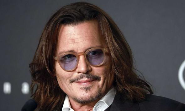 Johnny Depp gets heartfelt tribute on first Japan visit in 8 years