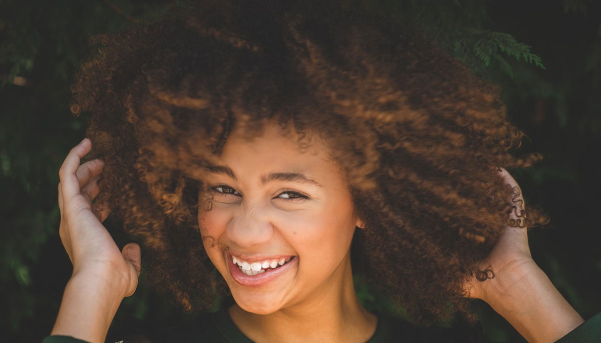 Sarah Paulson, Nat Wolff, Izabela Rose celebrate birthdays on December 17