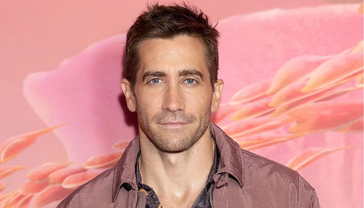 Jennifer Beals, Jake Gyllenhaal, Alyssa Milano celebrate birthdays on December 19