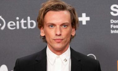 ‘Stranger Things’ star Jamie Campbell takes over the Broadway spotlight