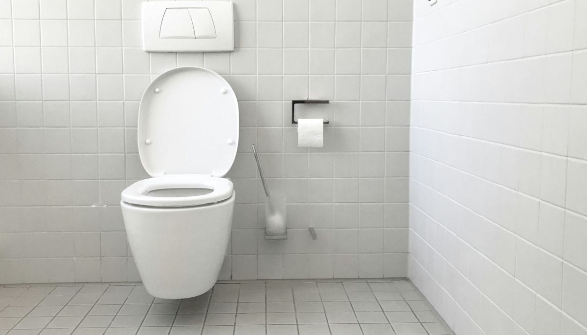 Florida man sues steakhouse after toilet collapses beneath him