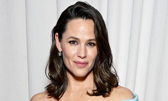 Jennifer Garner joins popular 'Felt Pretty' bandwagon
