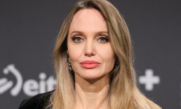 Angelina Jolie prepares to leave Los Angeles ahead of the new year