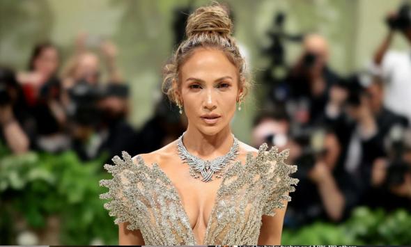 Jennifer Lopez makes her relationship standards clear at Las Vegas show