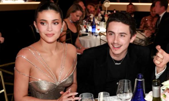 Timothée Chalamet thanks Kylie Jenner, parents after Golden Globes win