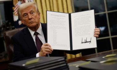 Trump imposes 25% tariff on high-end semiconductor chips, hints at more duties