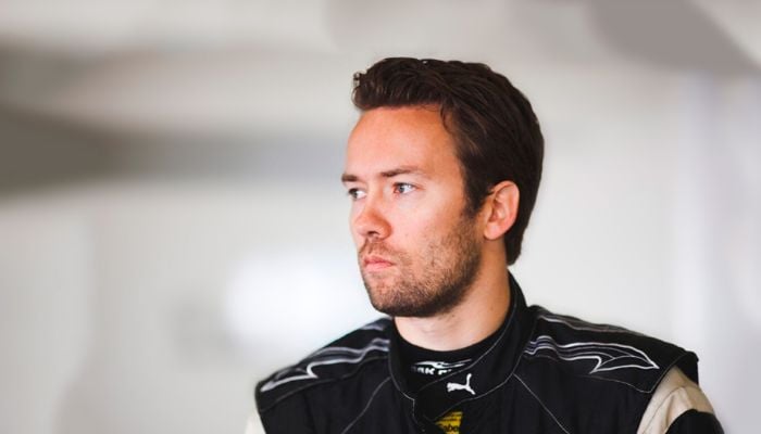 David Heinemeier Hansson compares AI to a flickering light bulb