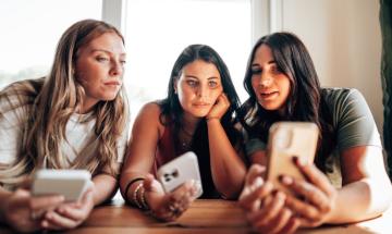 Lib Dems propose film-style age ratings for teen social media