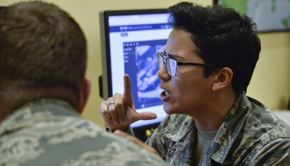 Pentagon seeks new recruits in Silicon Valley