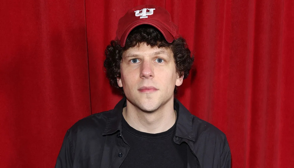 Jesse Eisenberg reveals he’s a daily patron of the New York public library
