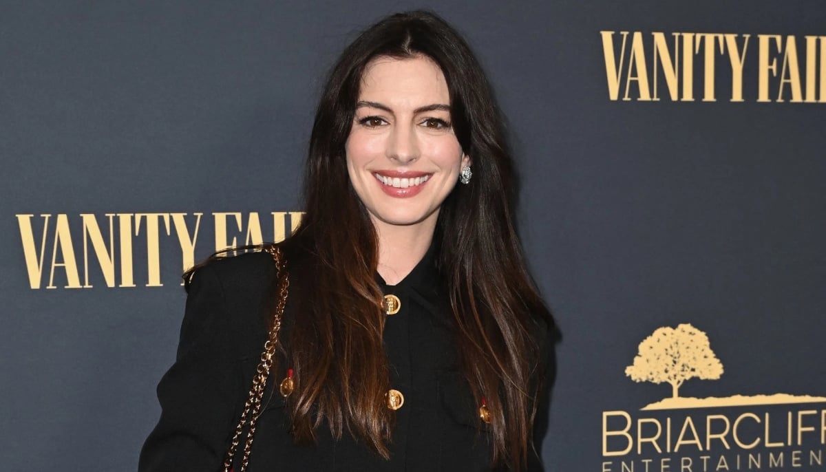 This three-minute plank from Anne Hathaway’s trainer strengthens your core