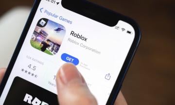 Roblox developer urges parents to monitor children 24/7