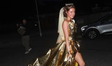 Venezuela Fury stuns in gold dress with mom 'Paris' pre-wedding