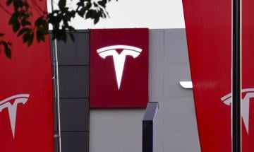 Tesla Q1 deliveries set to fall as demand weakens