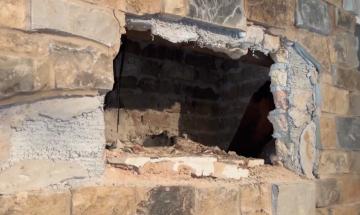 Texas couple shocked after discovering suspected Burglar trapped in chimney