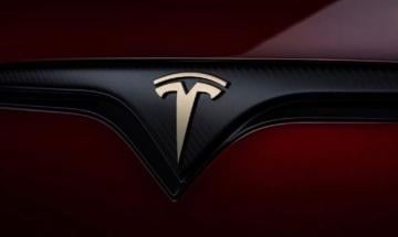 Tesla unveils limited 250 invite-only model S 'Signature' series for $160k before discontinuation