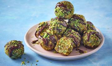 Prepare nutritious energy balls using six simple natural ingredients
