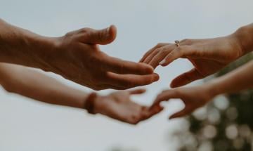 Identify viral relationship advice that potentially ruins healthy bonds