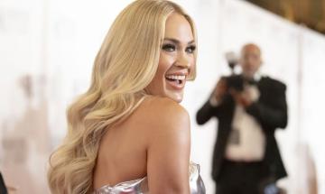 Carrie Underwood gifts 'American Idol' contestant Tiffany jewelry and note